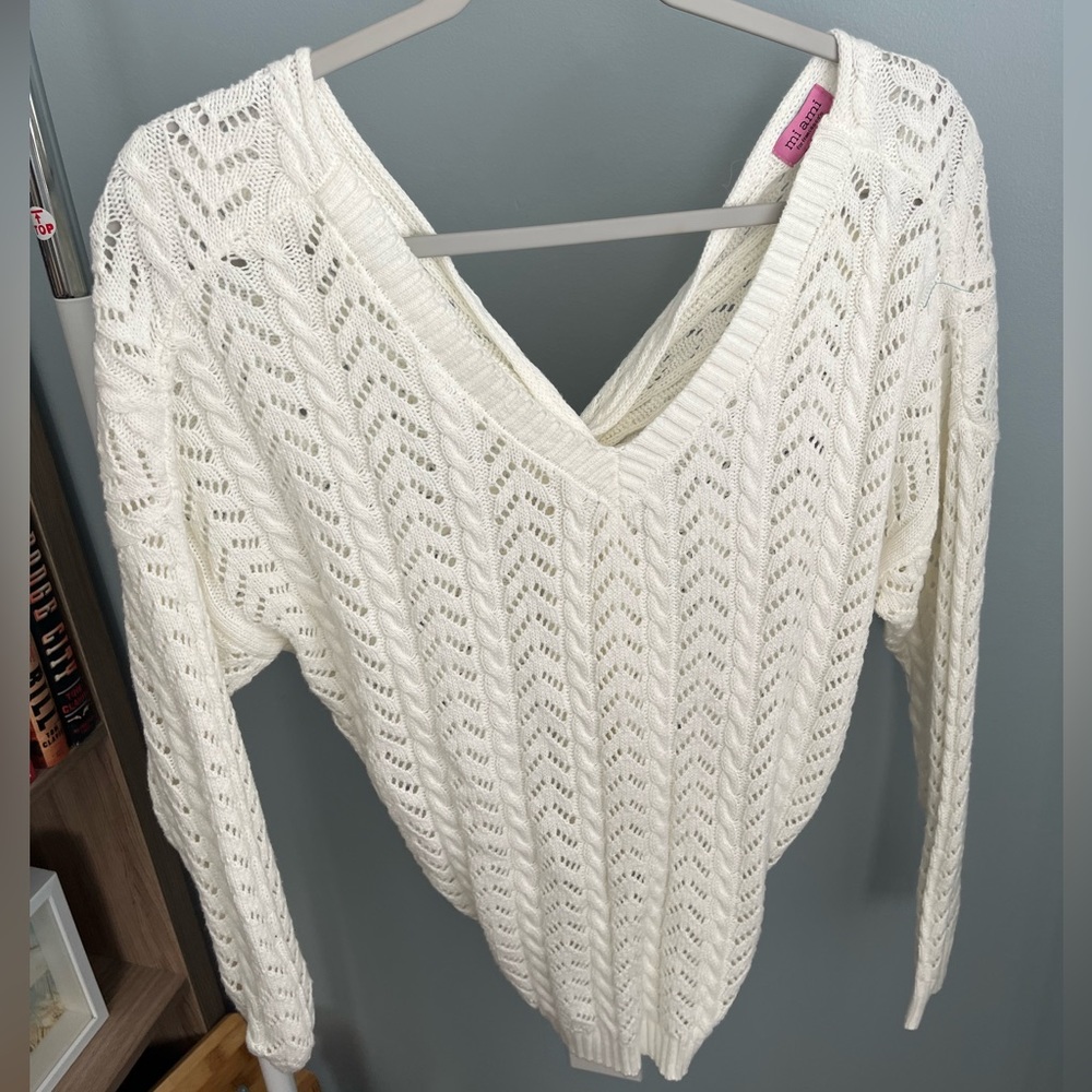 White sweater, (Miami for Francesca’s), Size Small